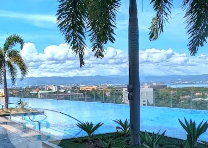 Mactan Newtown 8newtown Boulevard Rm6 Lägenhetshotell 3*